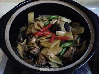 【mushrooms, Chicken and Bamboo Shoots in A Pot】---fragrant and Fragrant Dishes recipe