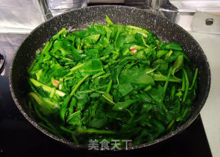 Jiang Scallops, Dried Shrimps and Spinach in Soup recipe