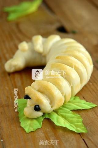 #aca烤明星大赛#caterpillar Bread with Cherry Sauce recipe