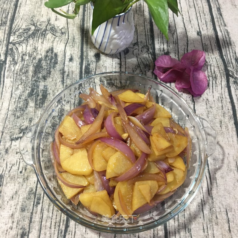 Fried Potato Chips with Purple Onion recipe