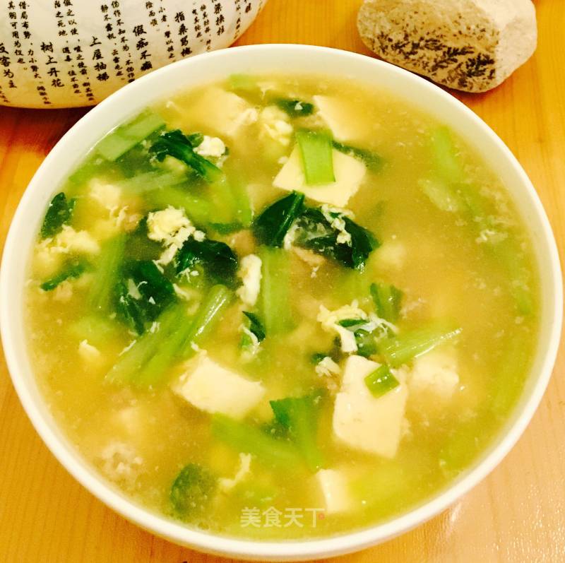 Green Vegetables and Lean Pork Tofu Soup