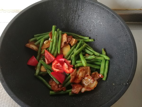 Stir-fried Pork with Green Beans in Sauce recipe