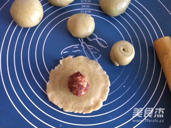 Matcha Spiral Pastry recipe