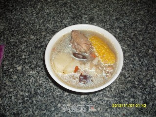 A Bowl of Good Soup-chicken Feet, Peanuts, Yam, Pork Bone Soup recipe