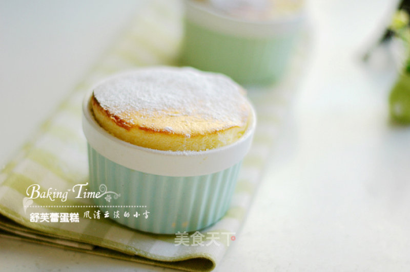 A Delicacy that Counts Against Every Second: Vanilla Souffle Cake