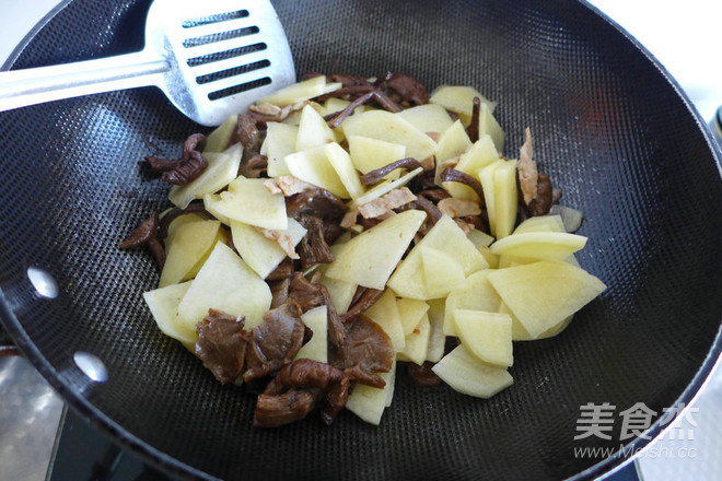 Yellow Mushroom Potato Chips recipe