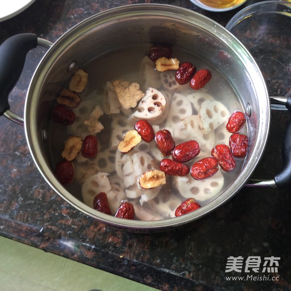 Lotus Root Pork Ribs Soup recipe