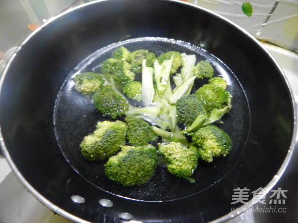 Broccoli Crab Mushroom Soup recipe