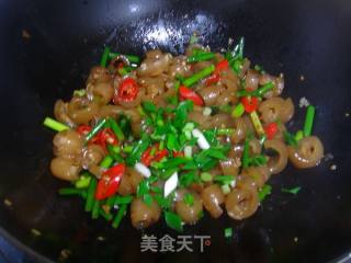 Stir-fried Pork Skin with Garlic Moss recipe