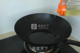 Stir-fried Fungus with Pork and Cordyceps recipe