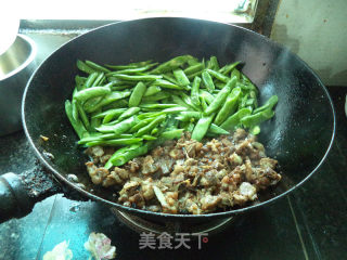 Fried Duck with String Beans recipe