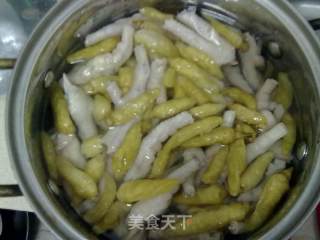 Pickled Pepper Chicken Feet recipe