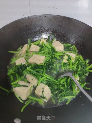 Stewed Frozen Tofu with Chrysanthemum recipe