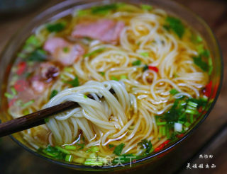 Hot Noodle Soup in Food Festival-----a Bowl of Hot Noodle Soup in Autumn and Winter to Warm Your Stomach recipe