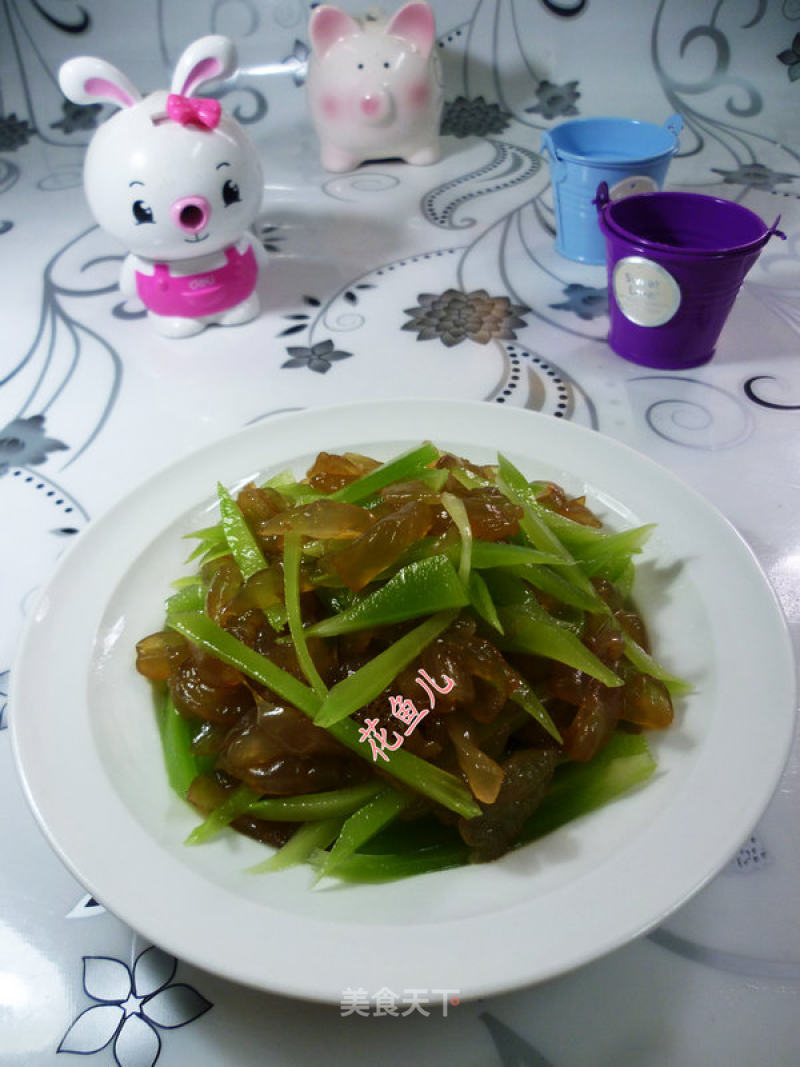 Lettuce Mixed with Jellyfish recipe