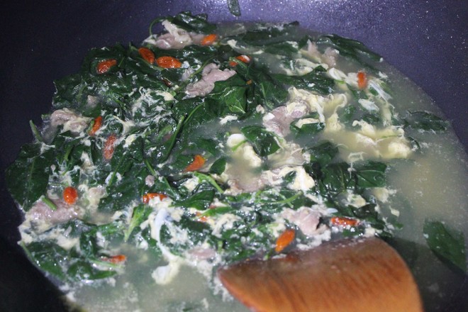 Lean Meat Goji Leaf Soup recipe