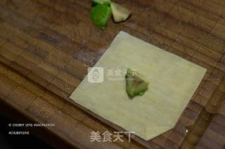 Fried Wanton with Avocado and Cheese Heart recipe