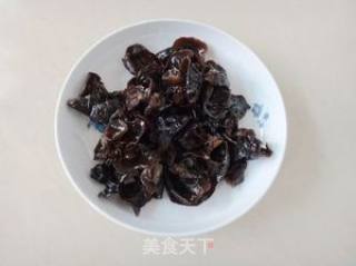 Fungus and Pig Blood Soup recipe