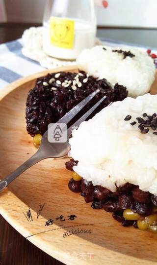 Nut Two-color Glutinous Rice Cake recipe