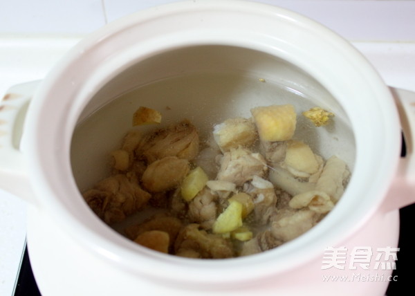 Iron Bar and Yam Pork Ribs Soup recipe