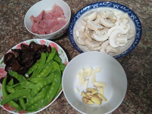 Stir-fried Snow Peas with Mushrooms recipe