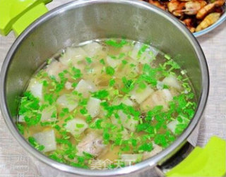 A Bowl of Soup for Early Autumn Tonic-pork Ribs and Radish Soup recipe