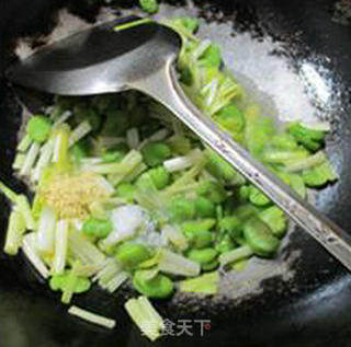 Stir-fried Broad Bean Meat with Leek Sprouts recipe