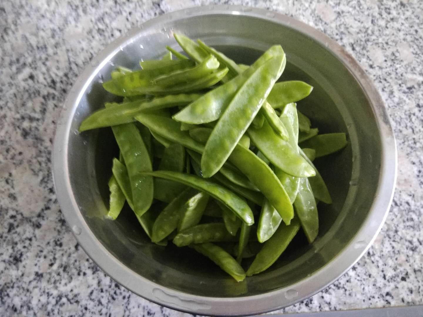 Stir-fried Snow Peas with Sausage recipe