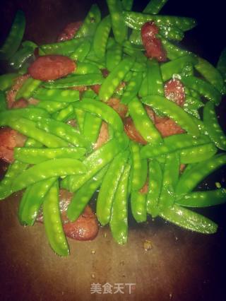 Stir-fried Snow Peas with Sausage recipe