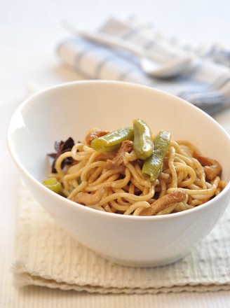 Braised Noodles with Beans recipe