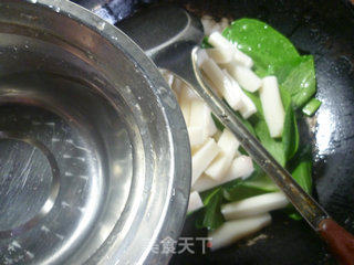 Stir-fried Rice Cake with Shacha Sauce and Green Vegetables recipe