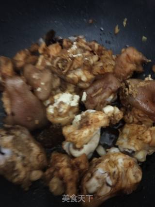 Roasted Pork Knuckles with Carrots recipe