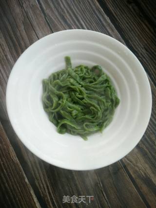 Spinach Big Bone Noodle Soup recipe