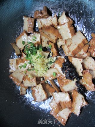 Bring Out The Happiness of The Kitchen---dried Tofu with Tempeh and Oyster Sauce recipe