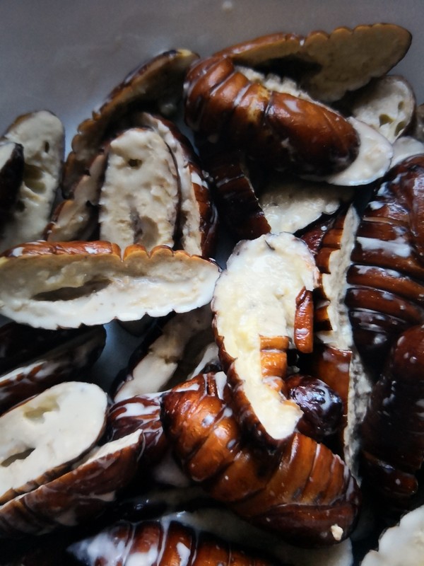 Scallion Silkworm Pupa recipe