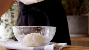 Start Making Egg Yolk Crisps from Fried Red Bean Paste (video) recipe