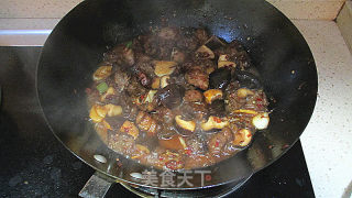 Autumn Spicy Fragrant Spicy Pork Ribs with Mushrooms recipe