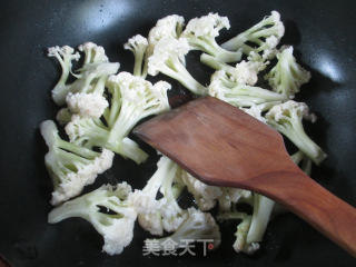 Fried Cauliflower with Fish Skin Crispy Shrimp Dumplings recipe
