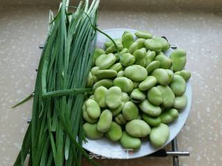 Stir-fried Broad Beans with Leek recipe