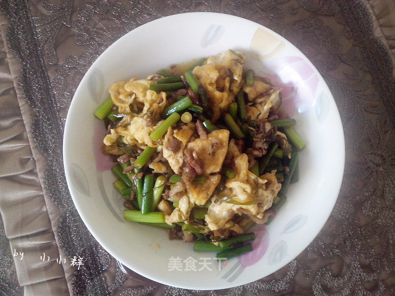 Stir-fried Pork with Garlic Stalk + Egg recipe