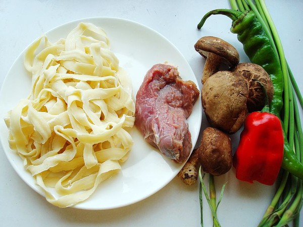 Noodles with Mushrooms and Lamb recipe