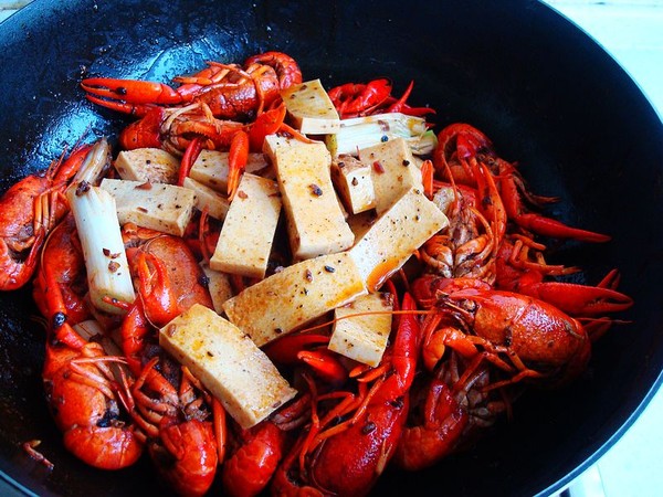 Chiba Tofu Braised Crayfish recipe