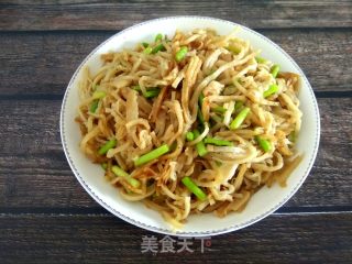 Stir-fried Shredded Cake with Garlic Moss recipe