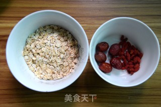 Oatmeal with Red Dates and Wolfberry recipe