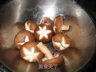 Shiitake, Salmon Bone and Tofu Soup recipe