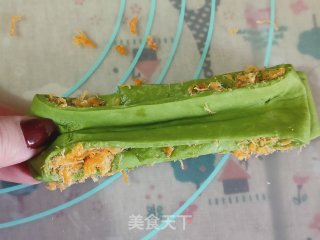 Minced Pork Spinach and Milk-flavored Rolls, Taste and Appearance Coexist recipe