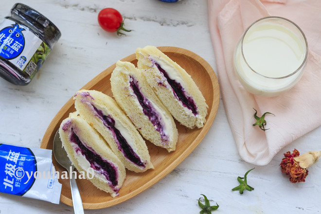 Blueberry Cheese Pocket Toast recipe