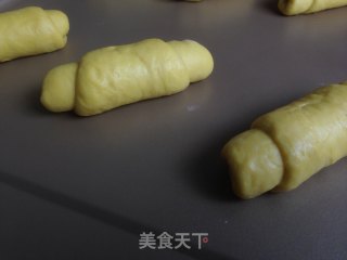 Mango Bread Roll recipe