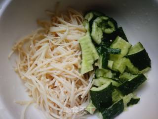 #团圆饭#mushrooms Mixed with Cucumber recipe