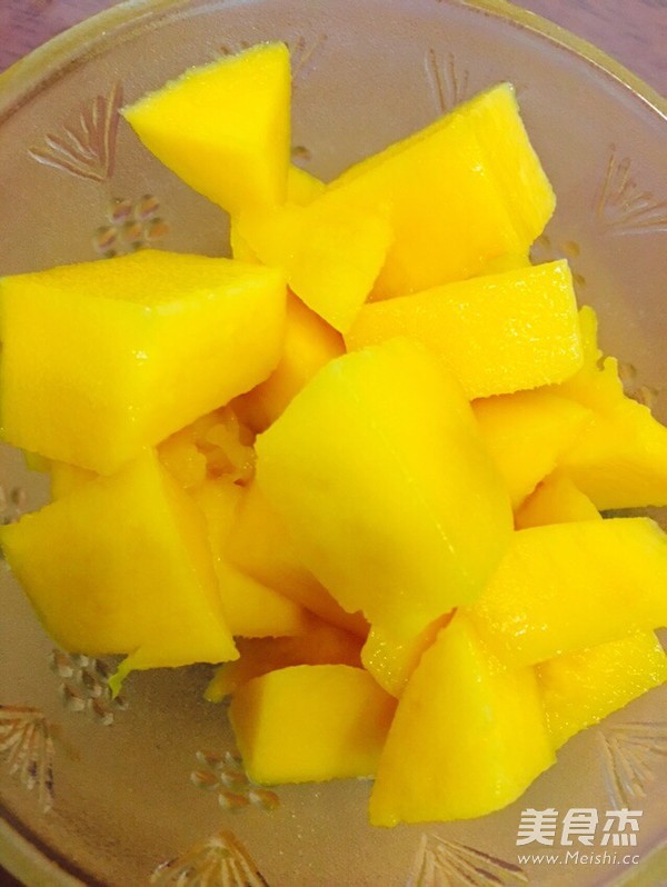 Diced Mango with Milk recipe